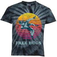 Retro Vintage Faded Cracked 70 80s Style Free Hugs Wrestling Kids Tie-Dye T-Shirt