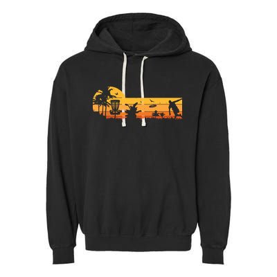 Retro Vintage Frisbee Golf Player Design | Disc Golf Garment-Dyed Fleece Hoodie