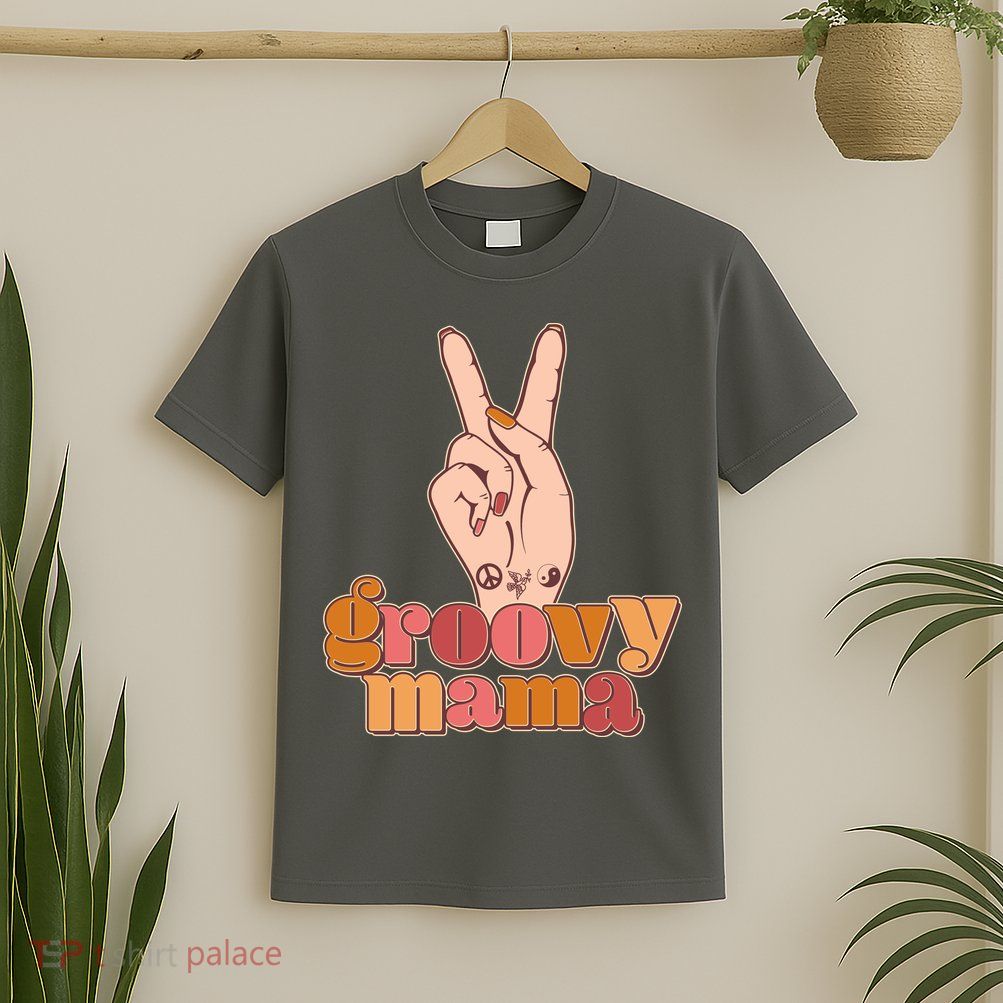 Retro Vintage Groovy Mama Peace Sign T-Shirt