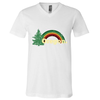 Retro Vintage Oregon Throwback Rainbow Distressed Gift V-Neck T-Shirt