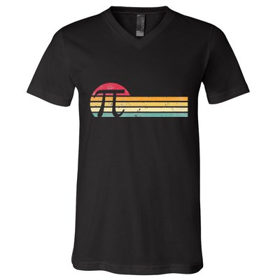 Retro Vintage Pi Day 3.14 Funny Math Nerd V-Neck T-Shirt
