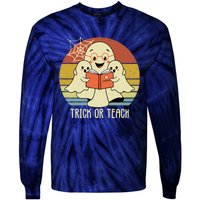 Retro Vintage Trick Or Teach Halloween Teacher Ghost Books Tie-Dye Long Sleeve Shirt