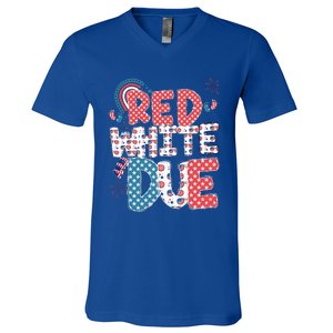 Red White And Due Pregnancy Announcement 4th Of July Groovy V-Neck T-Shirt