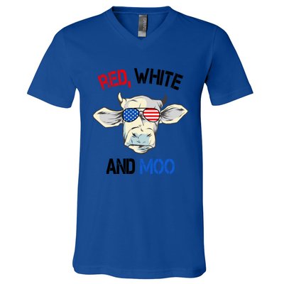 Red White Moo Usa American Cow Patriotic 4th Of July Gift V-Neck T-Shirt