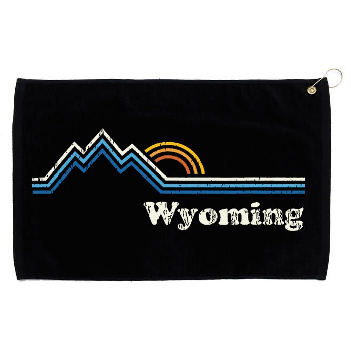 Retro Wyoming Vintage Sunrise Mountains Grommeted Golf Towel