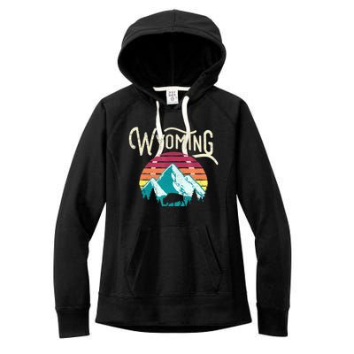 Retro Wyoming, WY Mountains State Wildlife Gift Women's Fleece Hoodie