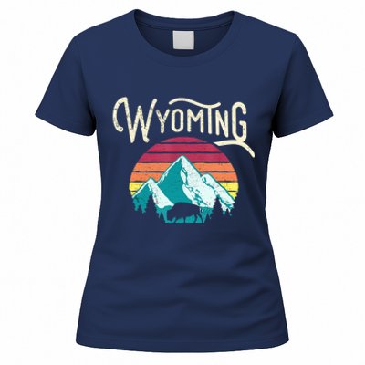 Retro Wyoming, WY Mountains State Wildlife Gift Women's T-Shirt