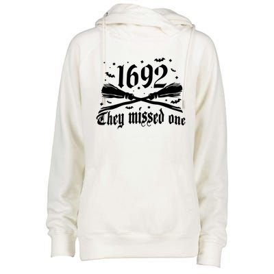 Salem 1692 They Missed One Salem Witch 1692 Halloween Funny Gift Womens Funnel Neck Pullover Hood