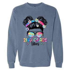 Second 2nd Grade Vibes Back To School Cute Messy Bun Girls Garment-Dyed Sweatshirt