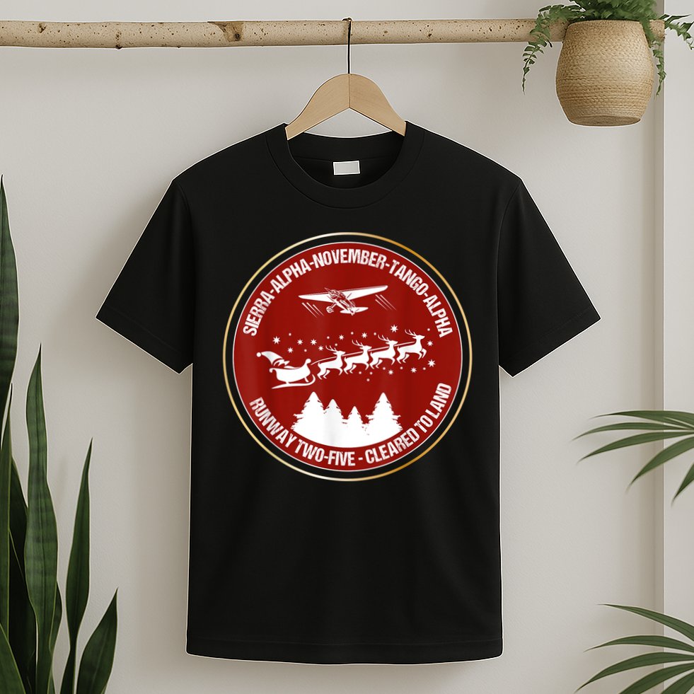 Santa Airlines Aviation Holiday Retro Pilot Christmas T-Shirt