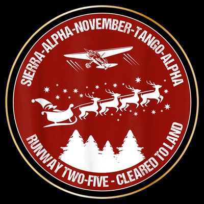 Santa Airlines Aviation Holiday Retro Pilot Christmas T-Shirt