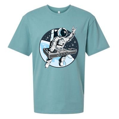 Space Astronaut Dj Disc Jockey Dancing Graphic Cool Designs Funny Gift Sueded Cloud Jersey T-Shirt