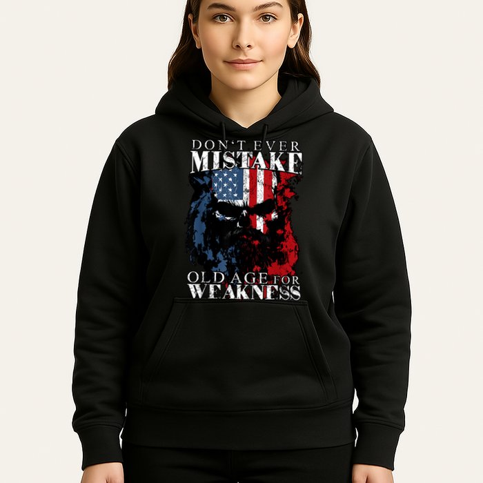 Skull American Flag Dont Ever Mistake Old Age For Weakness Hoodie