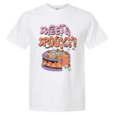 Sweet And Spooky Skulls Pumpkins Retro Groovy Halloween Cake Gift Garment-Dyed Heavyweight T-Shirt