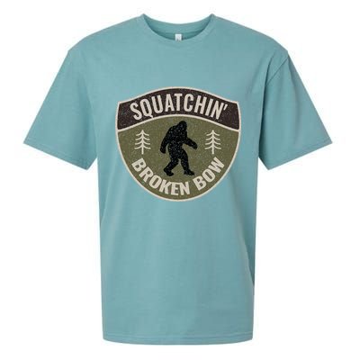 Squatchin Broken Bow Oklahoma Bigfoot Sign Art Sasquatch Sueded Cloud Jersey T-Shirt