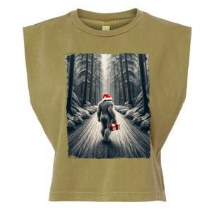 Santa Bigfoot Christmas Sasquatch Believe Garment-Dyed Women's Muscle Tee