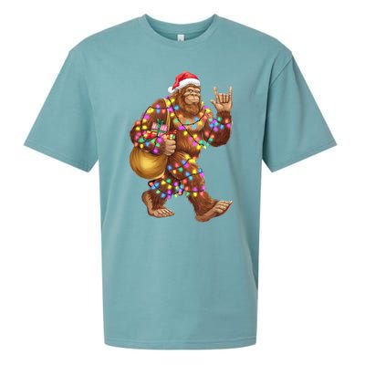 Santa Bigfoot Christmas Lights Rock Funny Sasquatch Believe Sueded Cloud Jersey T-Shirt