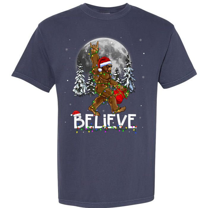 Santa Bigfoot Christmas Lights Funny Sasquatch Believe Xmas Garment-Dyed Heavyweight T-Shirt