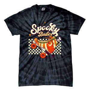 Spooky Babe Retro Halloween Orange Roller Skates Funny Pumpkin Gift Tie-Dye T-Shirt