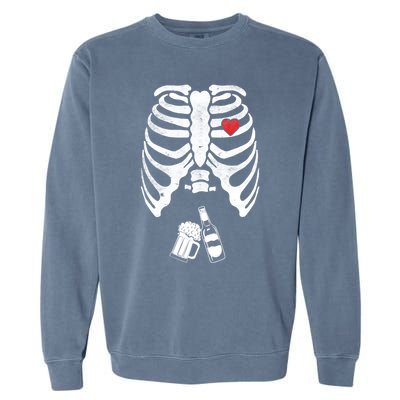 Skeleton Beer Xray Pregnancy Announcet Dad Cute Halloween Gift Garment-Dyed Sweatshirt