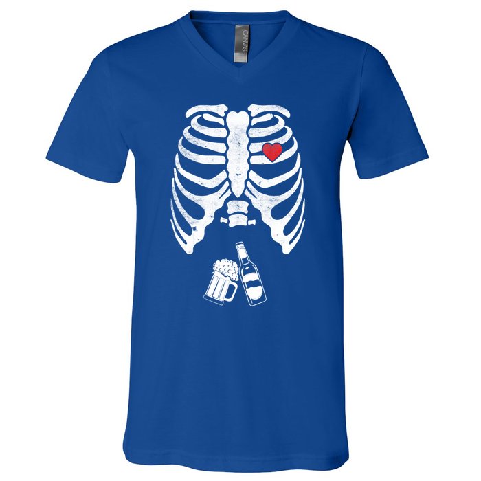 Skeleton Beer Xray Pregnancy Announcet Dad Cute Halloween Gift V-Neck T-Shirt