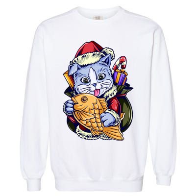 Santa Claus Christmas Cat Bringing Goldfish Garment-Dyed Sweatshirt