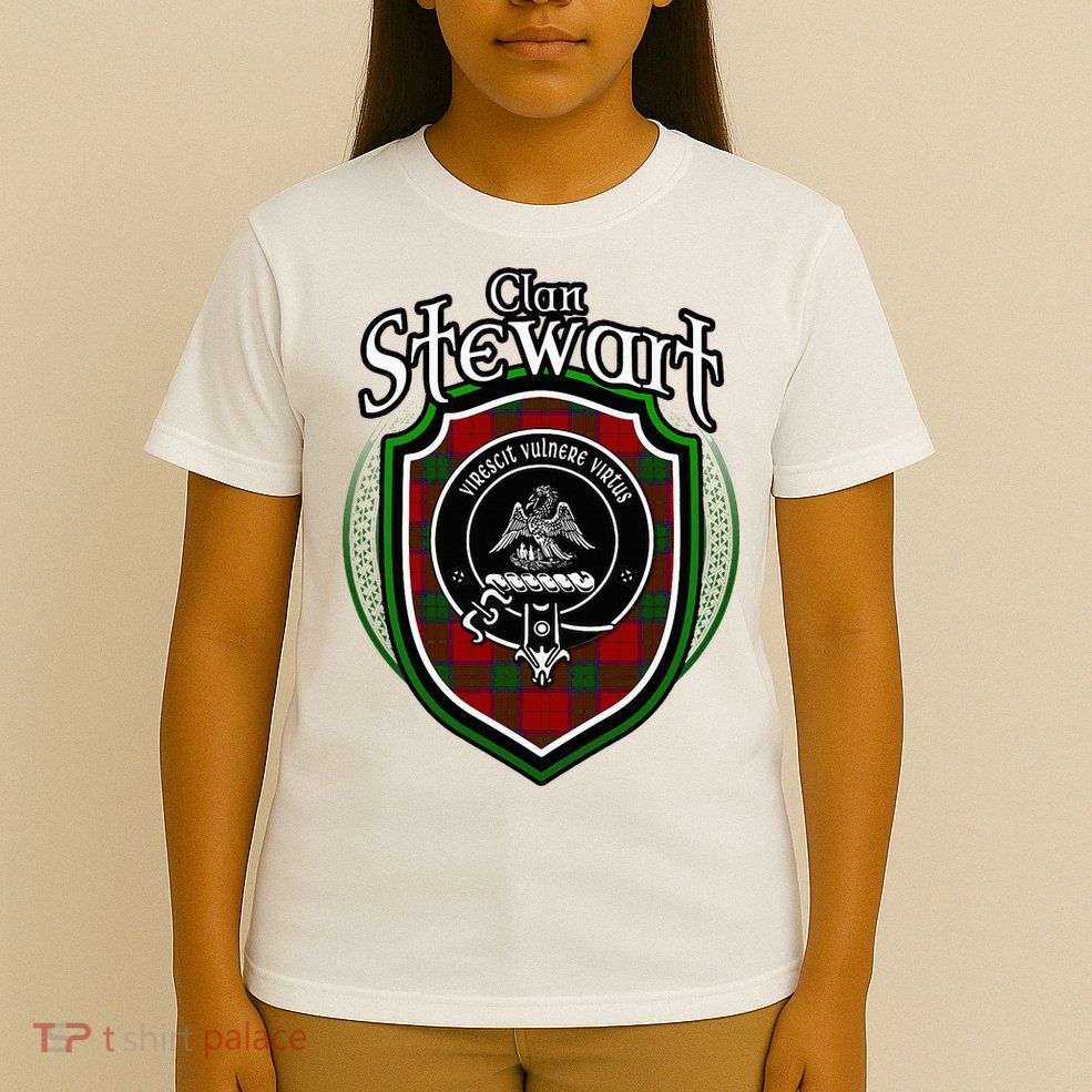 Stewart Clan Crest Scottish Clan Stewart Family Badge T-Shirt