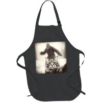 Selfie Cat Finds Bigfoot Sasquatch Funny Cat Bigfoot Photo Apron