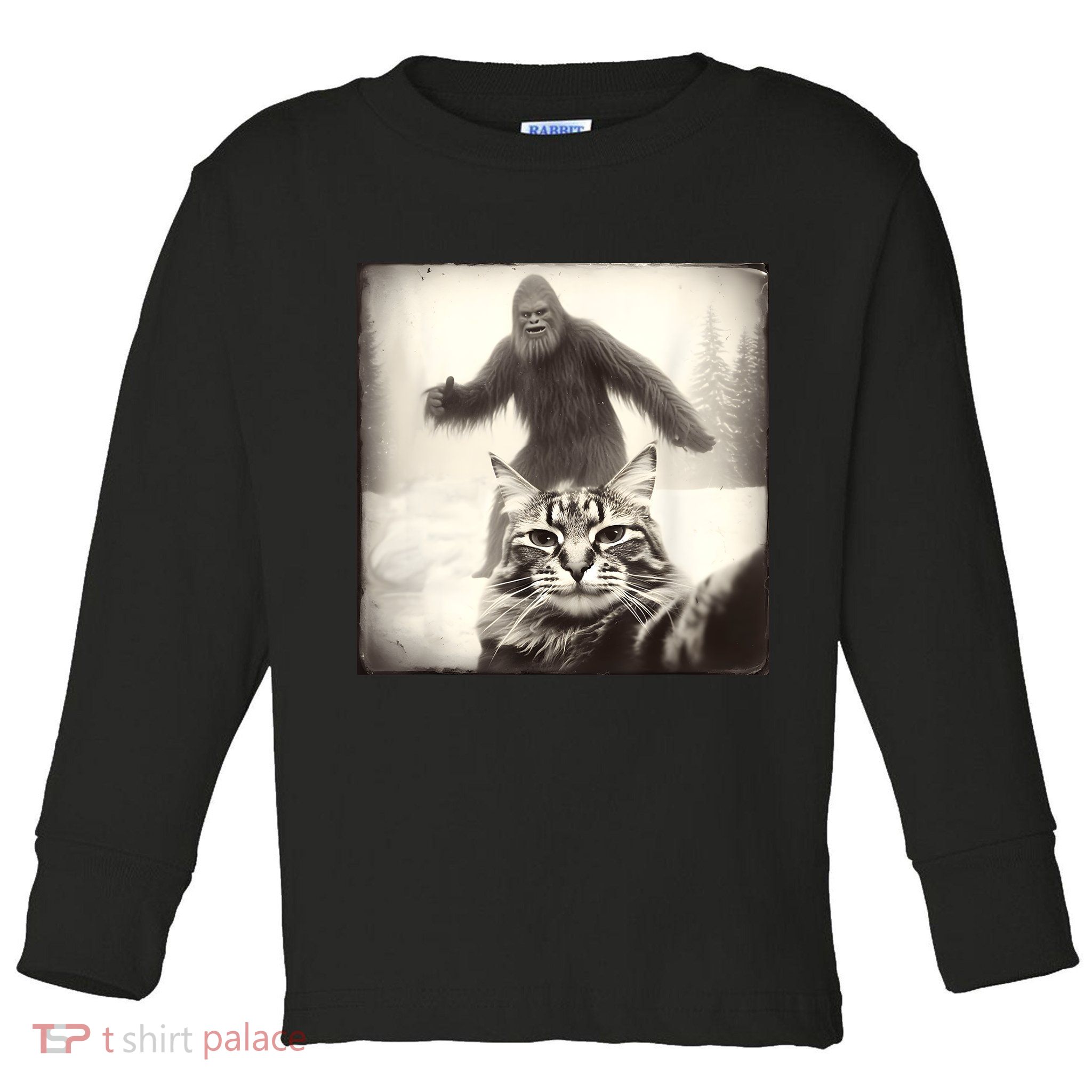 Selfie Cat Finds Bigfoot Sasquatch Funny Cat Bigfoot Photo Toddler Long Sleeve Shirt
