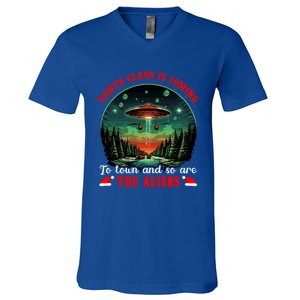 Santa Claus Is Coming To Town And So Are The Aliens Gift V-Neck T-Shirt