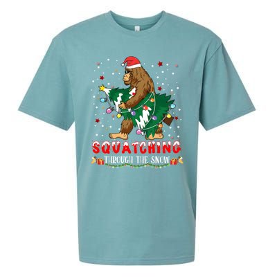 Sasquatch Christmas Squatching Bigfoot Santa Xmas Tree Light Sueded Cloud Jersey T-Shirt