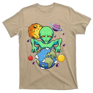 Space Day Alien Puppeteer Shifting Earth Planets Stars SciFi T-Shirt