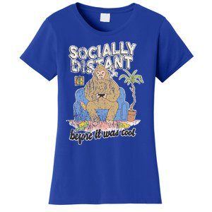 Social Distance Bigfoot Halloween Costume Women's T-Shirt