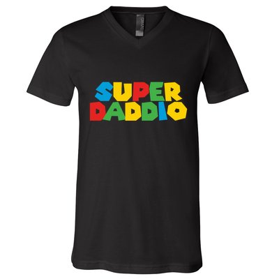 Super Daddio Dad Video Gamer Dad Fathers Day Funny Gift V-Neck T-Shirt