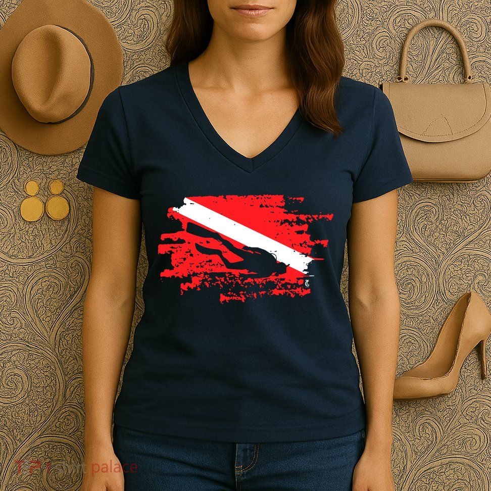 Scuba Diving Diver Down Flag Awesome Marine Diver Dive Gift Women's V-Neck T-Shirt