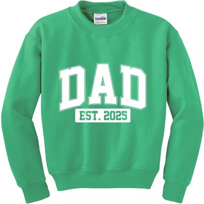 Sporty Dad Est 2025 New Father Celebrate Fathers Day Kids Sweatshirt