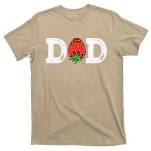 Strawberry Dad Fruit Lover Fruitarian Fathers Day Berry Gift T-Shirt