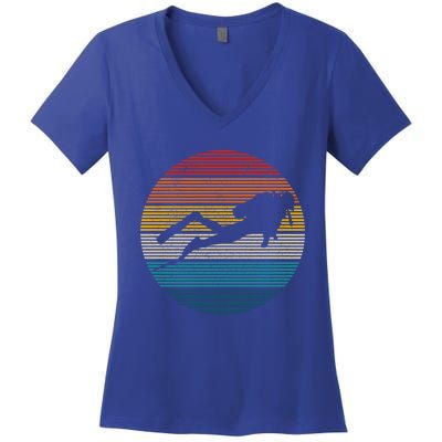 Scuba Diving Great Gift Vintage Retro Ocean Scuba Diver Gift Cute Gift Women's V-Neck T-Shirt