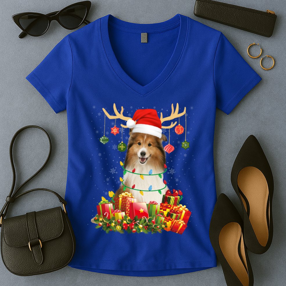 Sheltie Dog Reindeer Santa Hat Christmas Light Xmas Gift Women's V-Neck T-Shirt