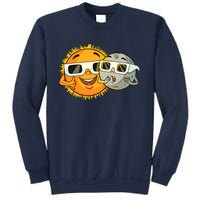 Solar Eclipse 2024 Funny Sun Moon Glasses Science Sweatshirt