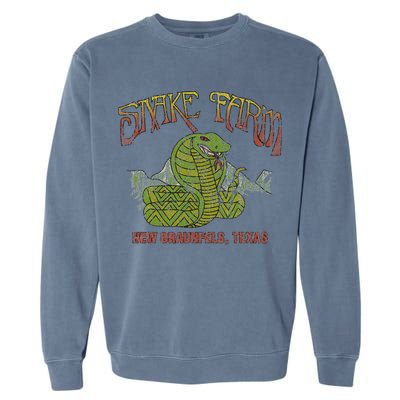 Snake Farm 1967 New Braunfels Vintage Cobra Reptiles Lover Garment-Dyed Sweatshirt