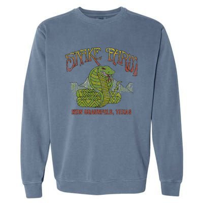 Snake Farm 1967 New Braunfels Vintage Cobra Reptiles Lover Garment-Dyed Sweatshirt