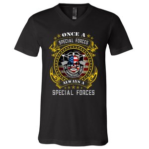 Special Forces De Oppresso Liber Green Beret Skull V-Neck T-Shirt