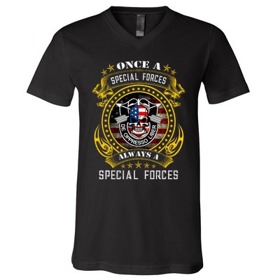 Special Forces De Oppresso Liber Green Beret Skull V-Neck T-Shirt