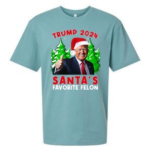 SantaS Favorite Felon Funny Christmas Trump Santa Hat Sueded Cloud Jersey T-Shirt