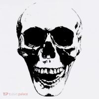 Skull Face Silhouette Grunge Rock Graphic Halloween Horror T-Shirt