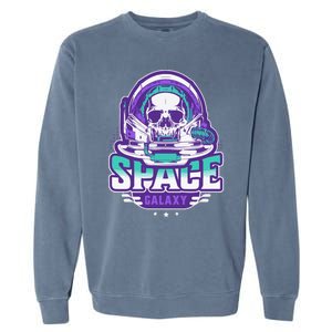 Space Galaxy Design Skull Astronaut Skull Lover Space Tourism Garment-Dyed Sweatshirt