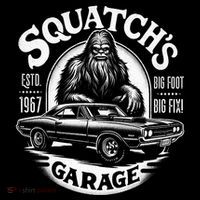 SquatchS Garage Retro – Sasquatch Bigfoot Funny Car T-Shirt