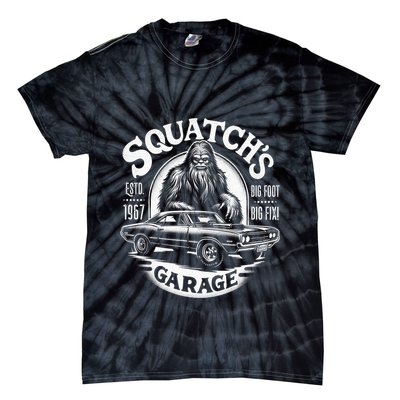 SquatchS Garage Retro – Sasquatch Bigfoot Funny Car Tie-Dye T-Shirt
