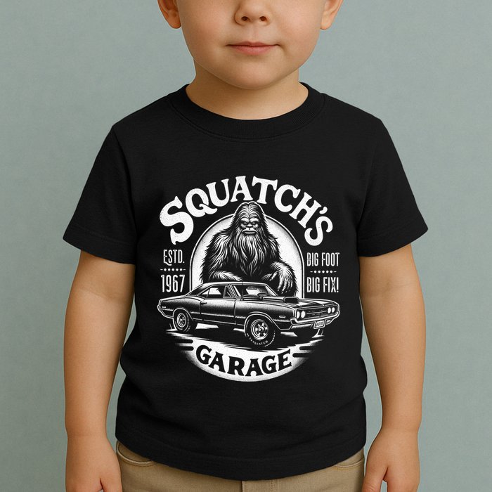 SquatchS Garage Retro – Sasquatch Bigfoot Funny Car Toddler T-Shirt